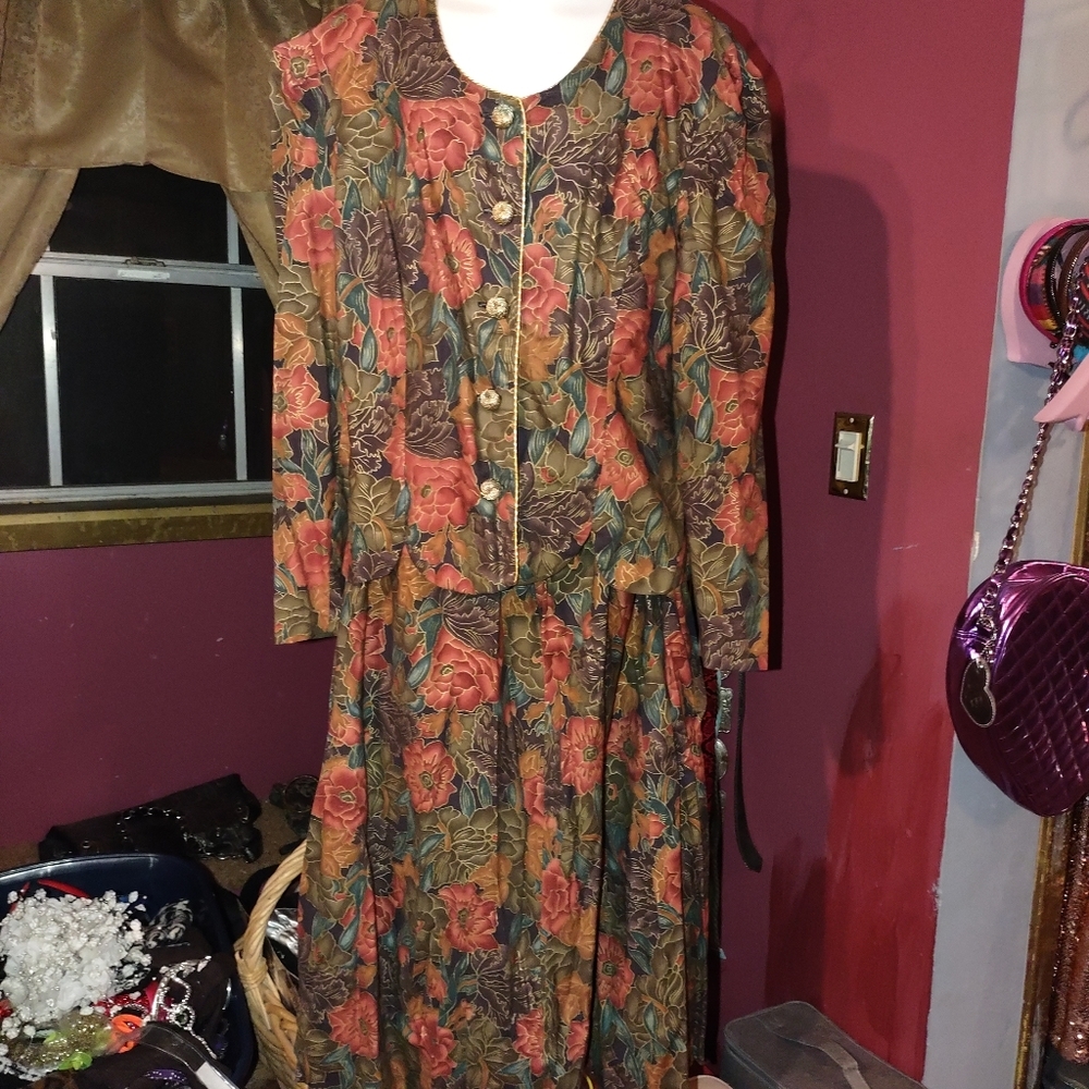 Just In Thyme Ltd Floral 2 Piece‎ Blouse Skirt Set 12